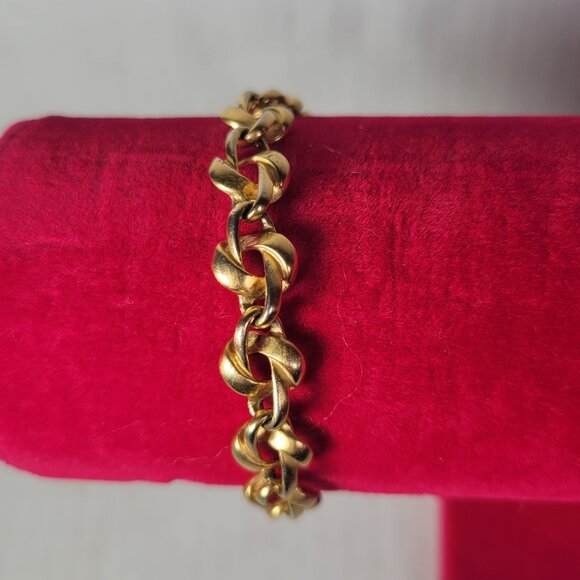 Monet Gold-Toned Vintage Chain Link Bracelet With Fold-Over Clasp - Picture 1 of 6